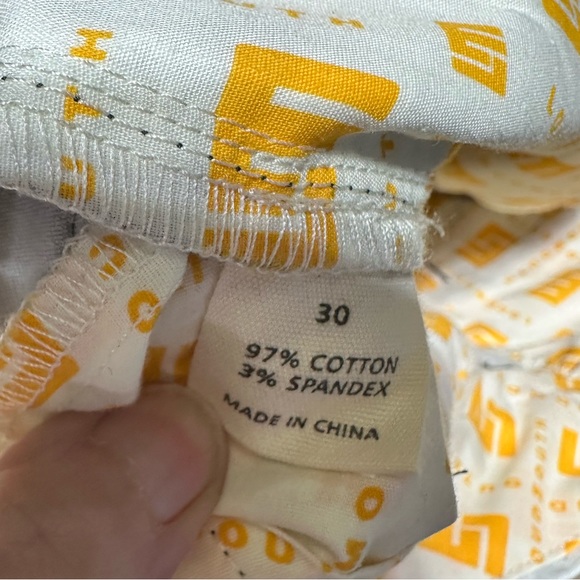 Loudmouth Golf Pin-Up Girl Christmas Shorts Size 30 Flawless Condition - Picture 10 of 15